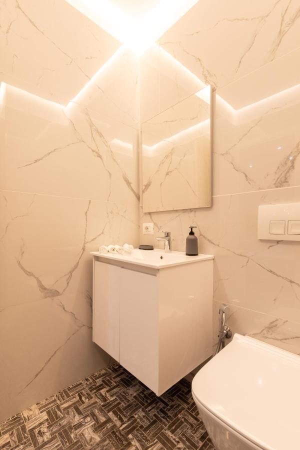 Exclusive 2 Bedrooms Apartment 地拉那 外观 照片