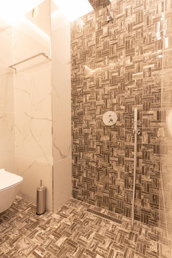 Exclusive 2 Bedrooms Apartment 地拉那 外观 照片