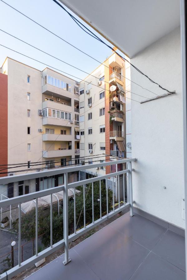 Exclusive 2 Bedrooms Apartment 地拉那 外观 照片